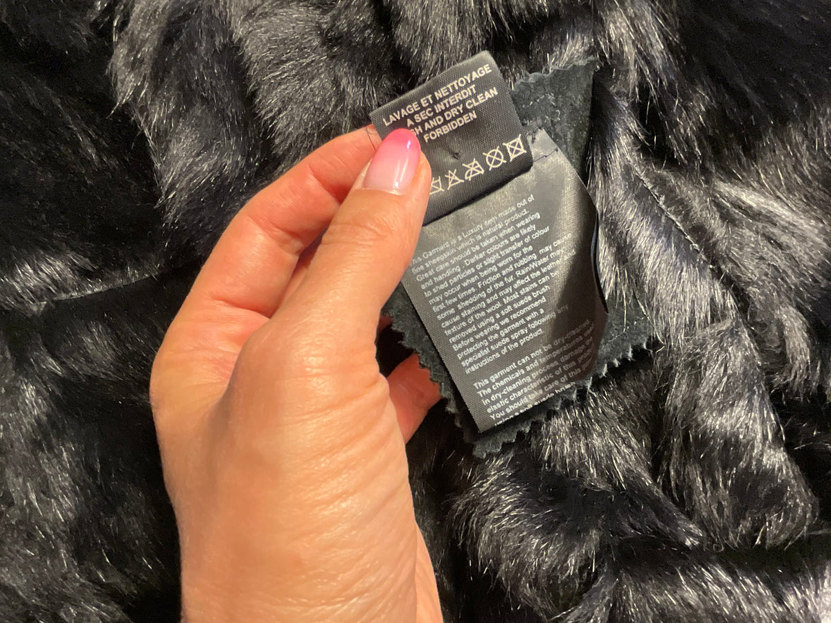 Joseph Black Lambskin Shearling Vest – Size 38 ladies