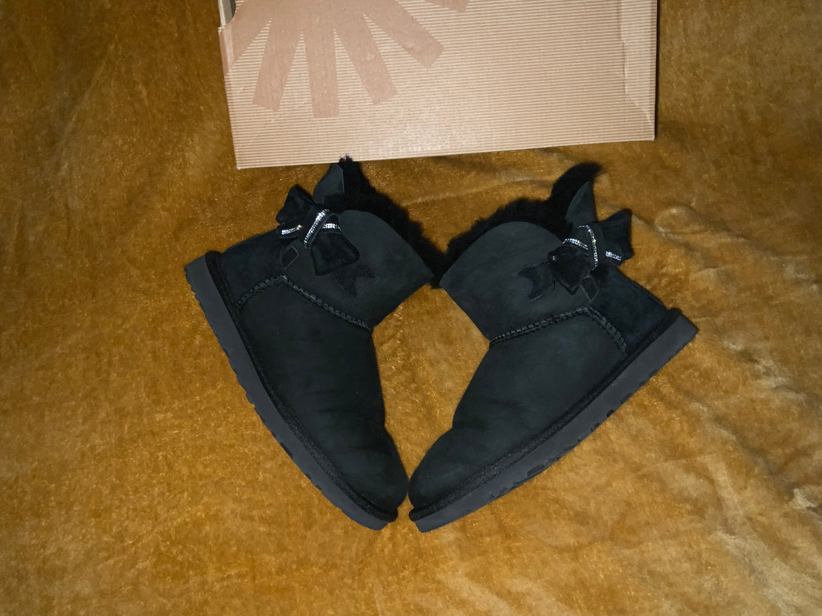 UGG SHORT Jackee Black Suede Swarovski Crystal Bow Ankle Boot SZ US 6 UK 4.5 37 ladies