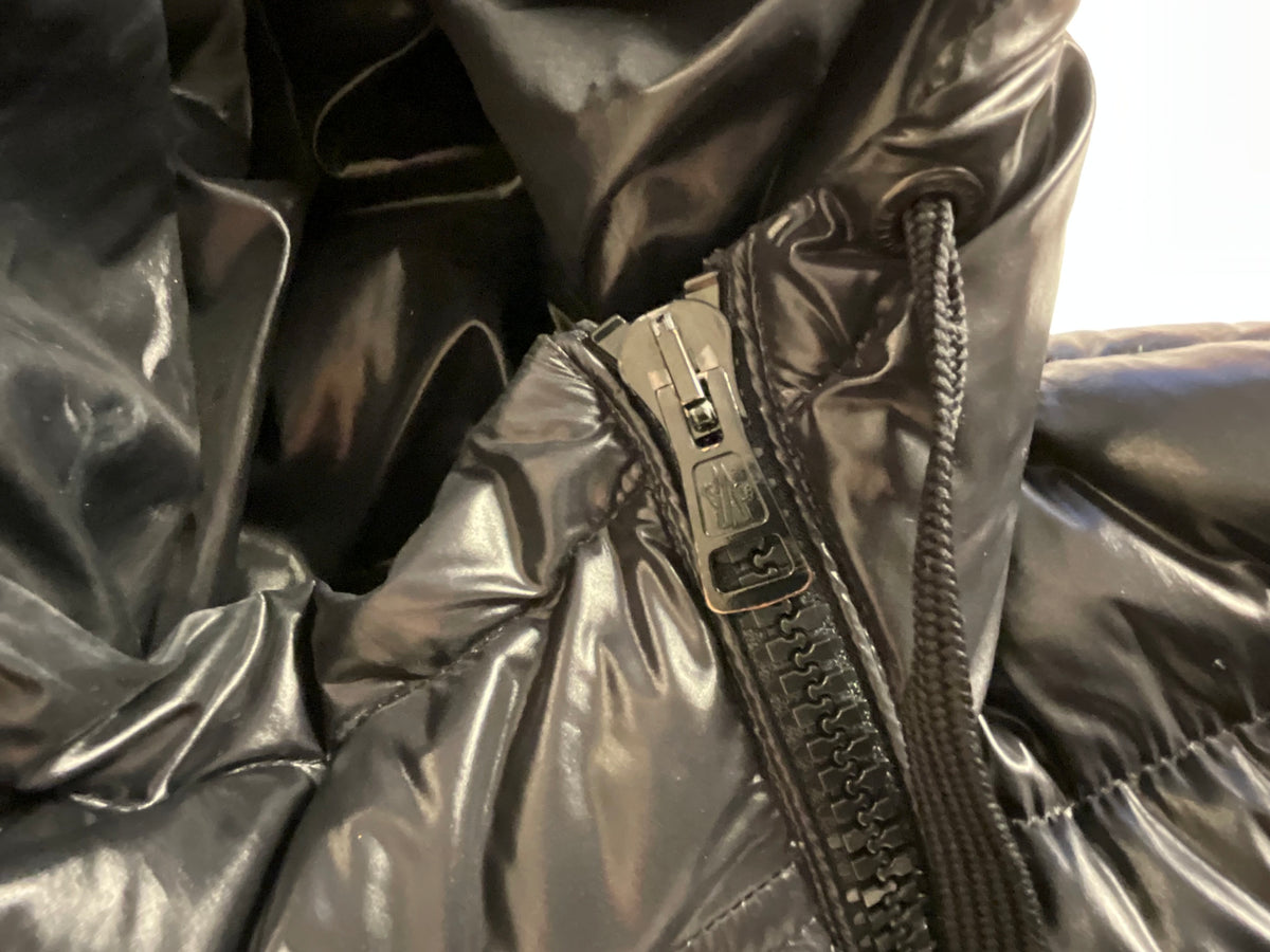 Moncler Liriope hooded down feathers jacket puffer size 2 ladies