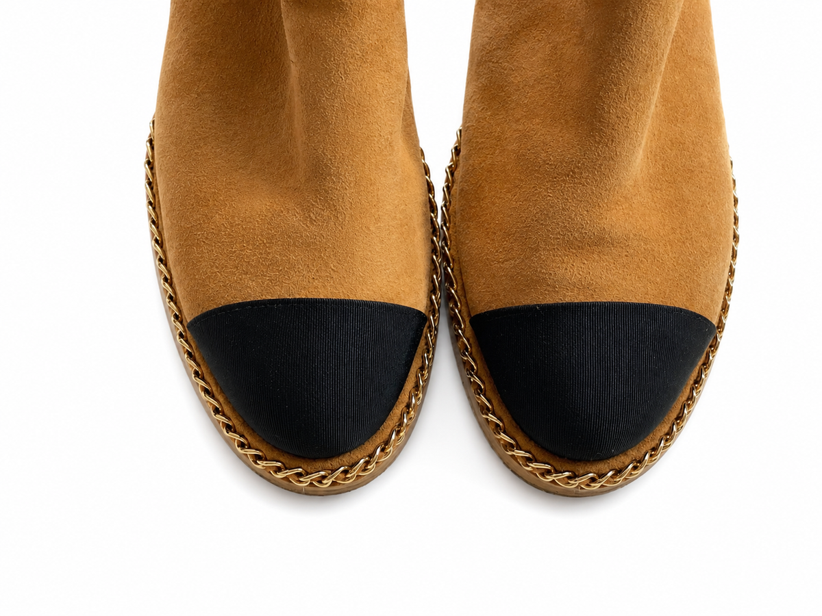 Chanel Kid Suede Shearling Cap Toe Chain Short Boots size 38 ladies
