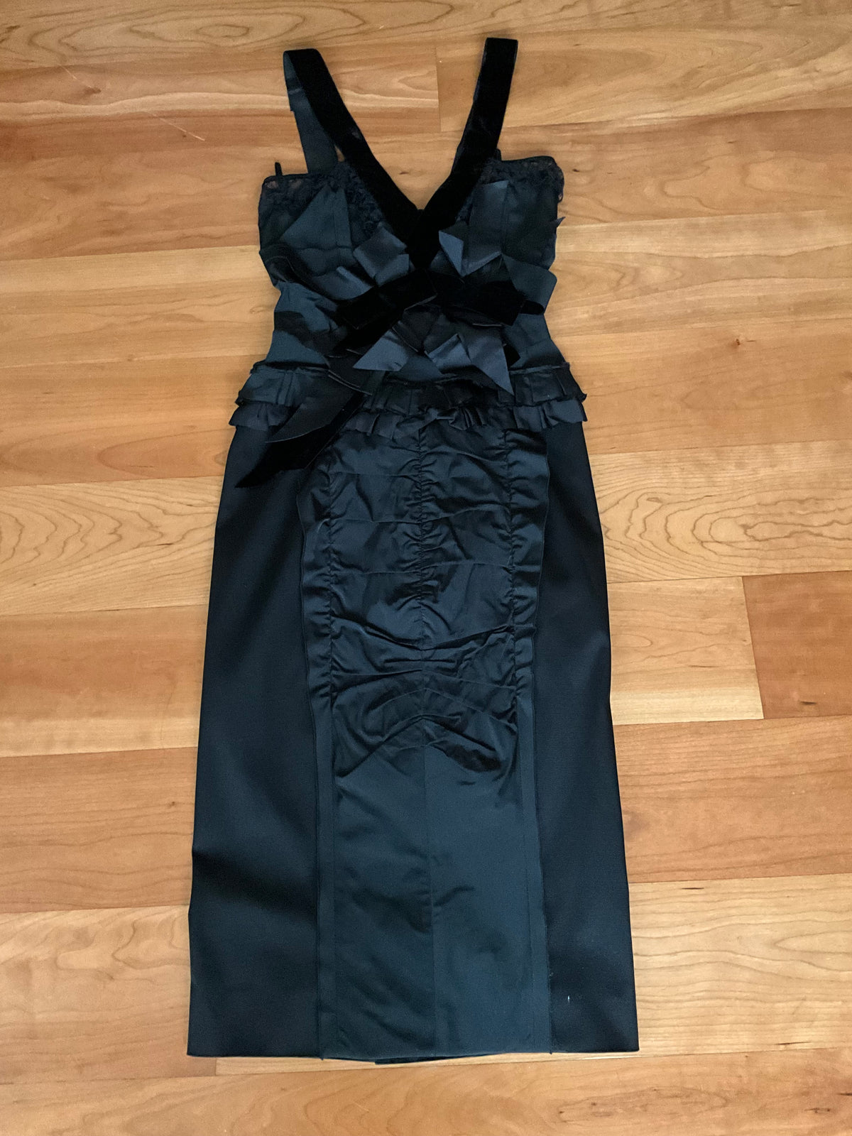 Nina Ricci Embellished Lace Insert Velvet Trim Black dress Size F 34 XXS ladies
