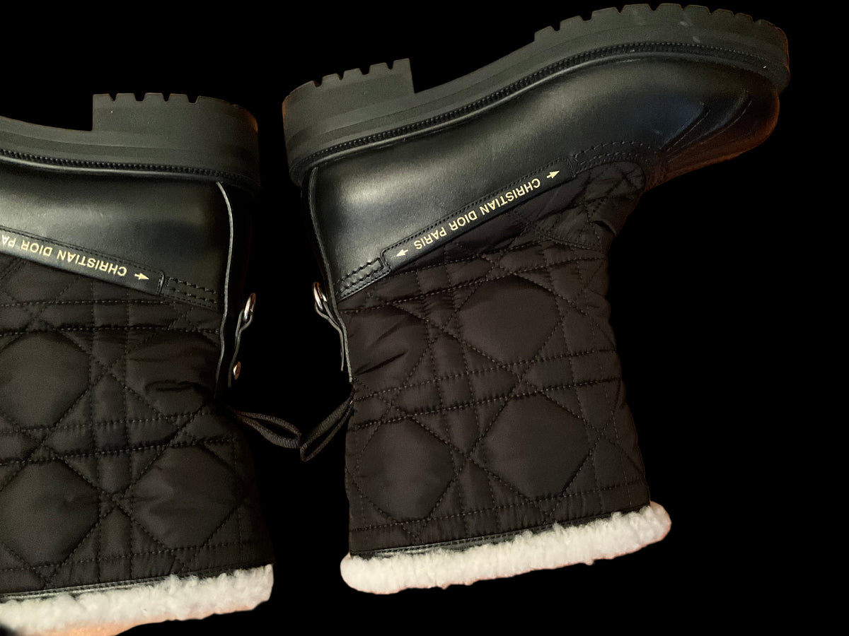 Christian Dior Frozen-D Ankle Boot Black Calfskin Cannage Quilted Nylon and White Shearling size 38 ladies
