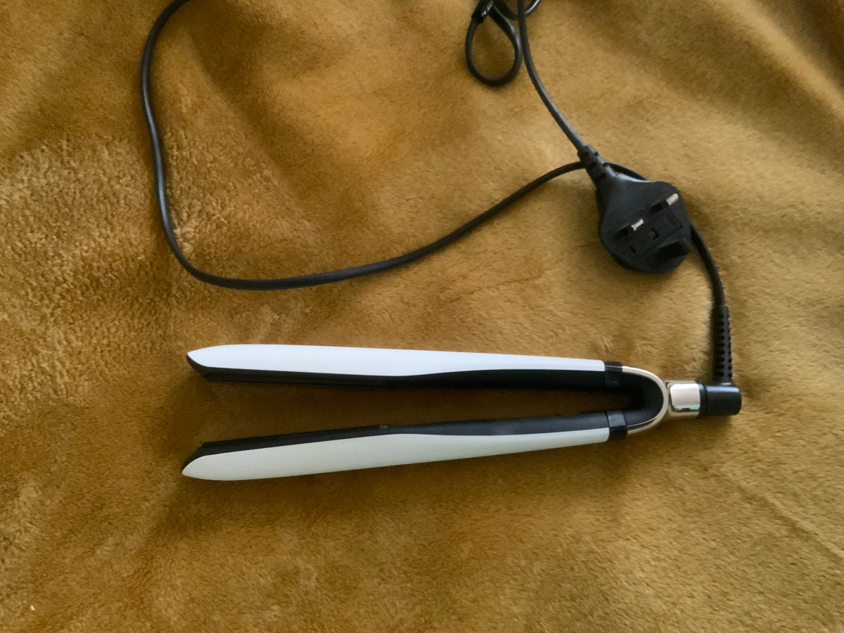 GHD Platinum Plus Hair Straighteners 185 Degrees 2.7m Swivel Cord White