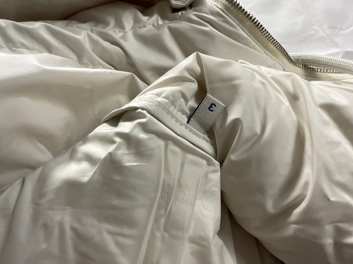 Moncler Down Feathers jacket LOCUSTELLE puffer in white size 3 ladies
