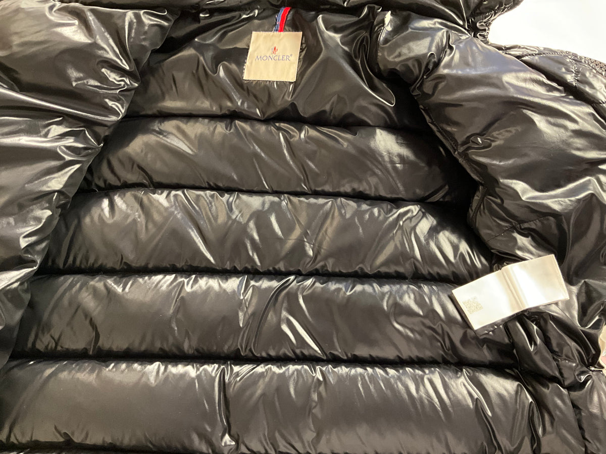 Moncler Liriope hooded down feathers jacket puffer size 2 ladies
