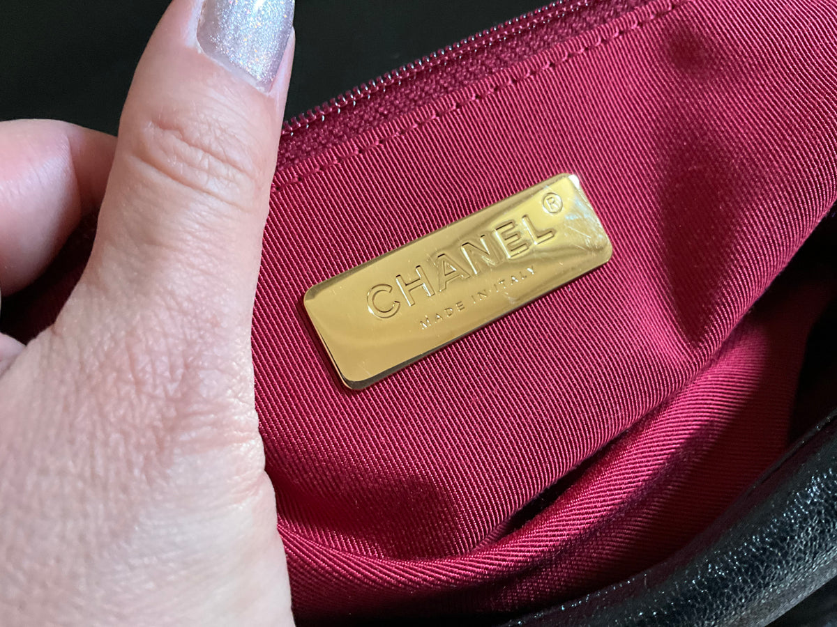 Chanel 19 Maxi Flap Bag – Black Lambskin Leather Handbag ladies