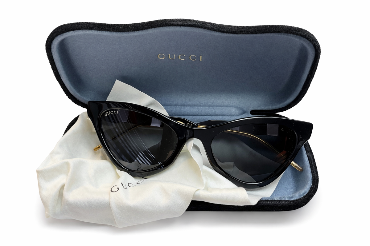 Gucci Limited Edition GG0597S Cat-Eye Sunglasses ladies