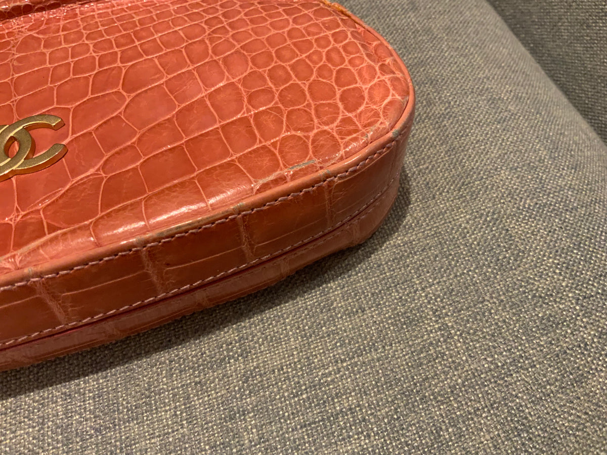 CHANEL Rare Vintage Pink Crocodile Alligator Bag Handbag ladies