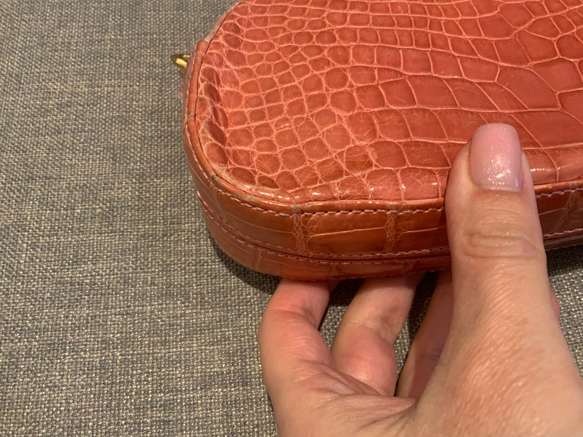 CHANEL Rare Vintage Pink Crocodile Alligator Bag Handbag ladies