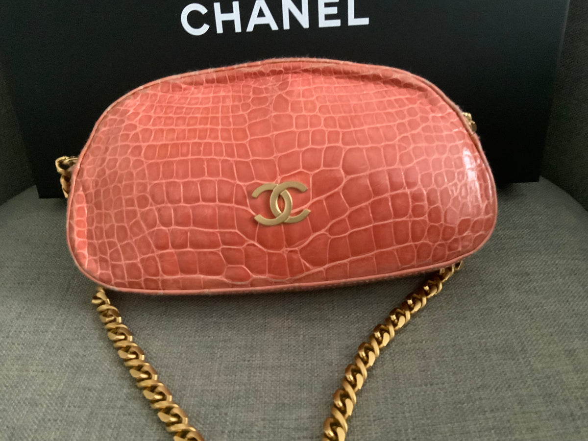 CHANEL Rare Vintage Pink Crocodile Alligator Bag Handbag ladies