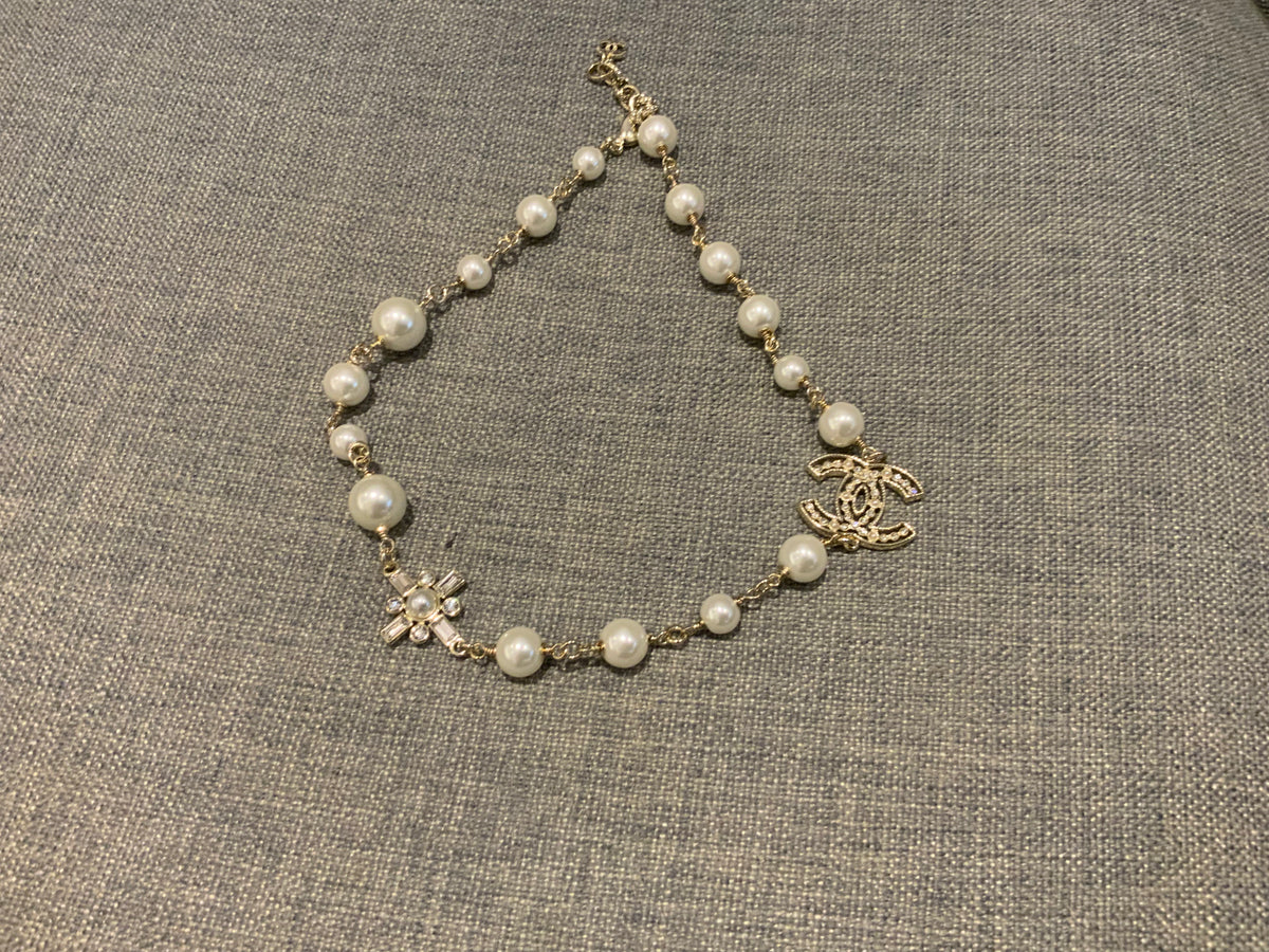 CHANEL CC Faux Pearl Chocker Necklace ladies
