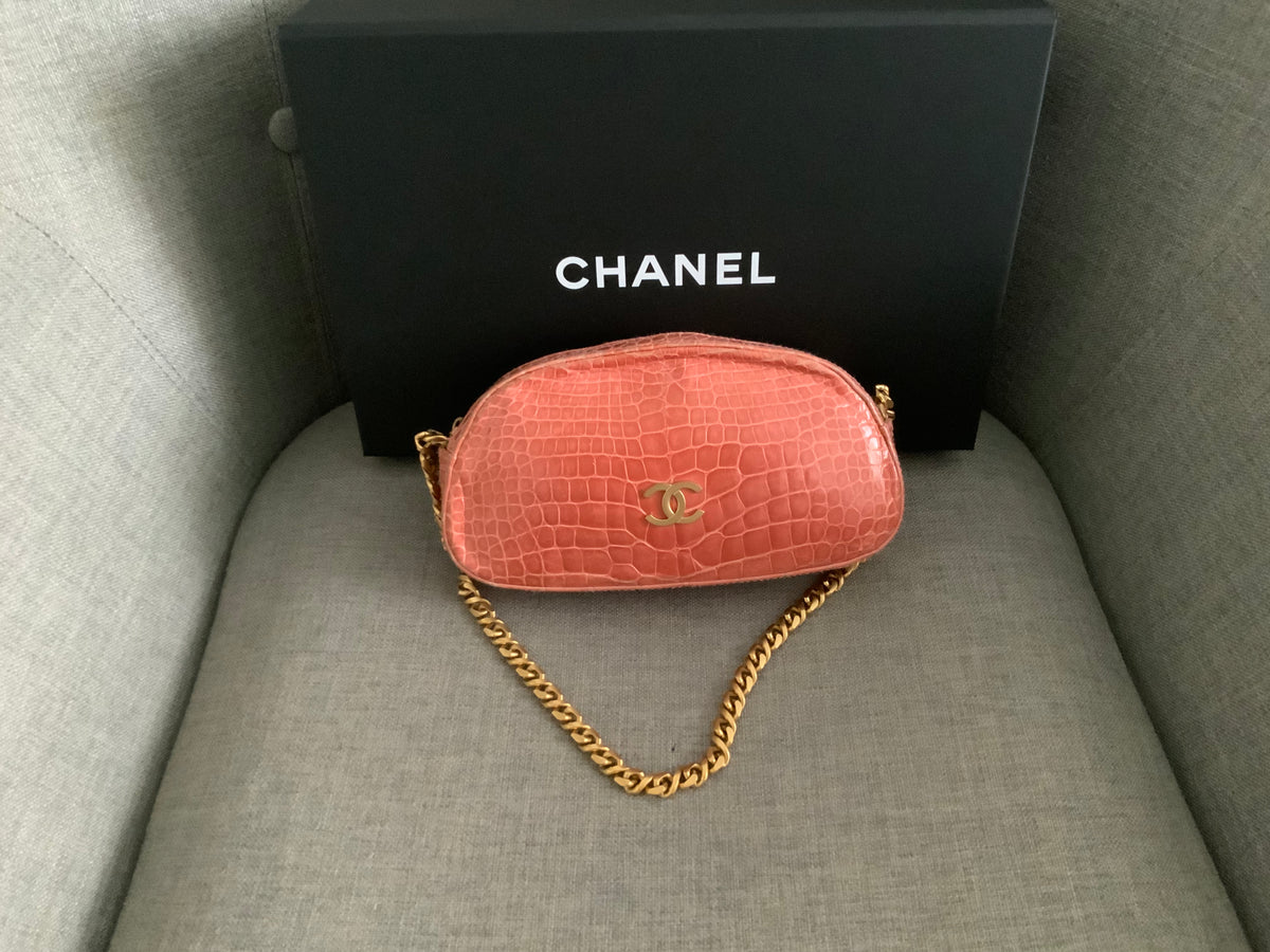 CHANEL Rare Vintage Pink Crocodile Alligator Bag Handbag ladies