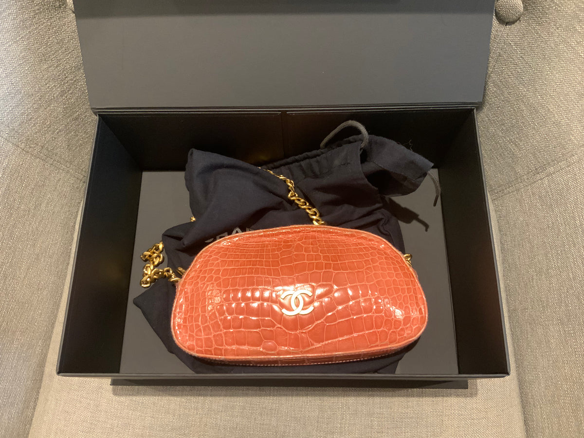 CHANEL Rare Vintage Pink Crocodile Alligator Bag Handbag ladies
