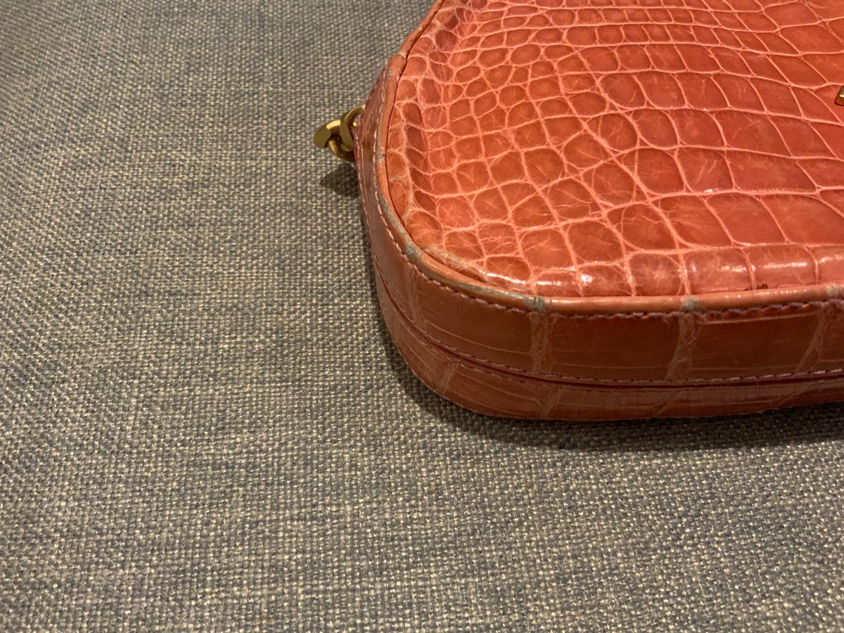 CHANEL Rare Vintage Pink Crocodile Alligator Bag Handbag ladies