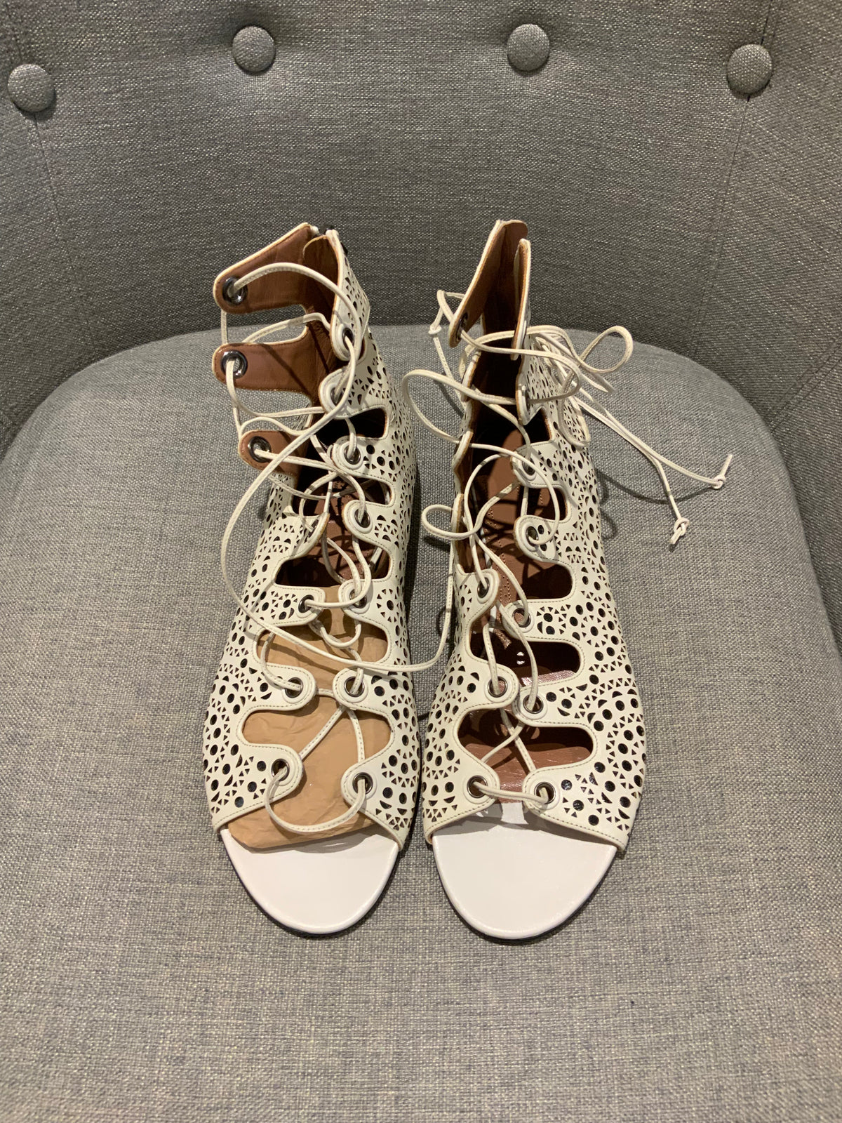Azzedine Alaia FLAT LASER-CUT WHITE LEATHER SANDALS Size 39 US 9 UK 6 ladies