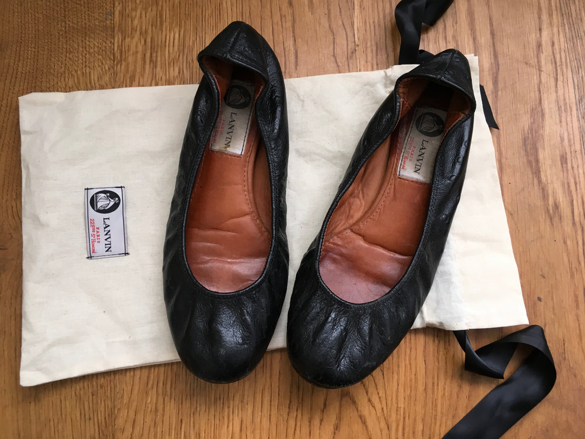 LANVIN Black Round-Toe Leather Flats Shoes Ladies