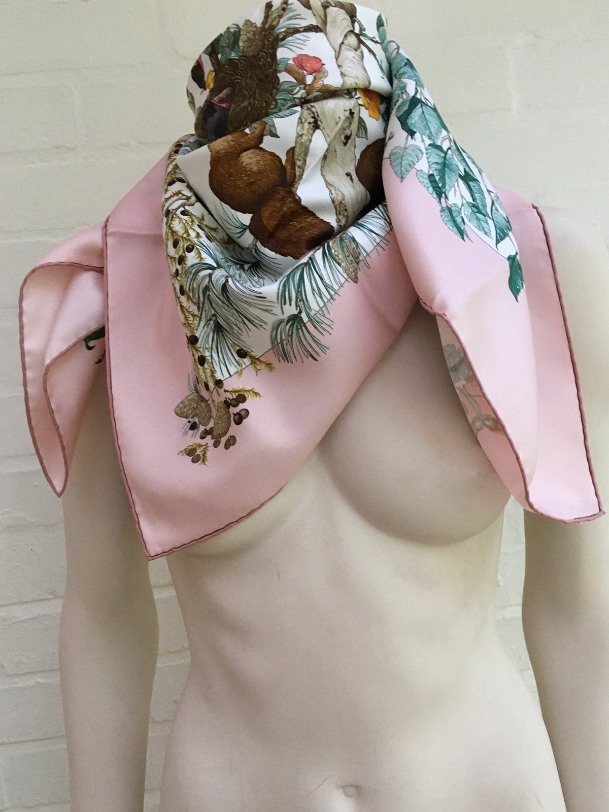 Hermès HERMES SCARF Silk "Au Coeur Des Bois " Animals Scarf 90 ladies