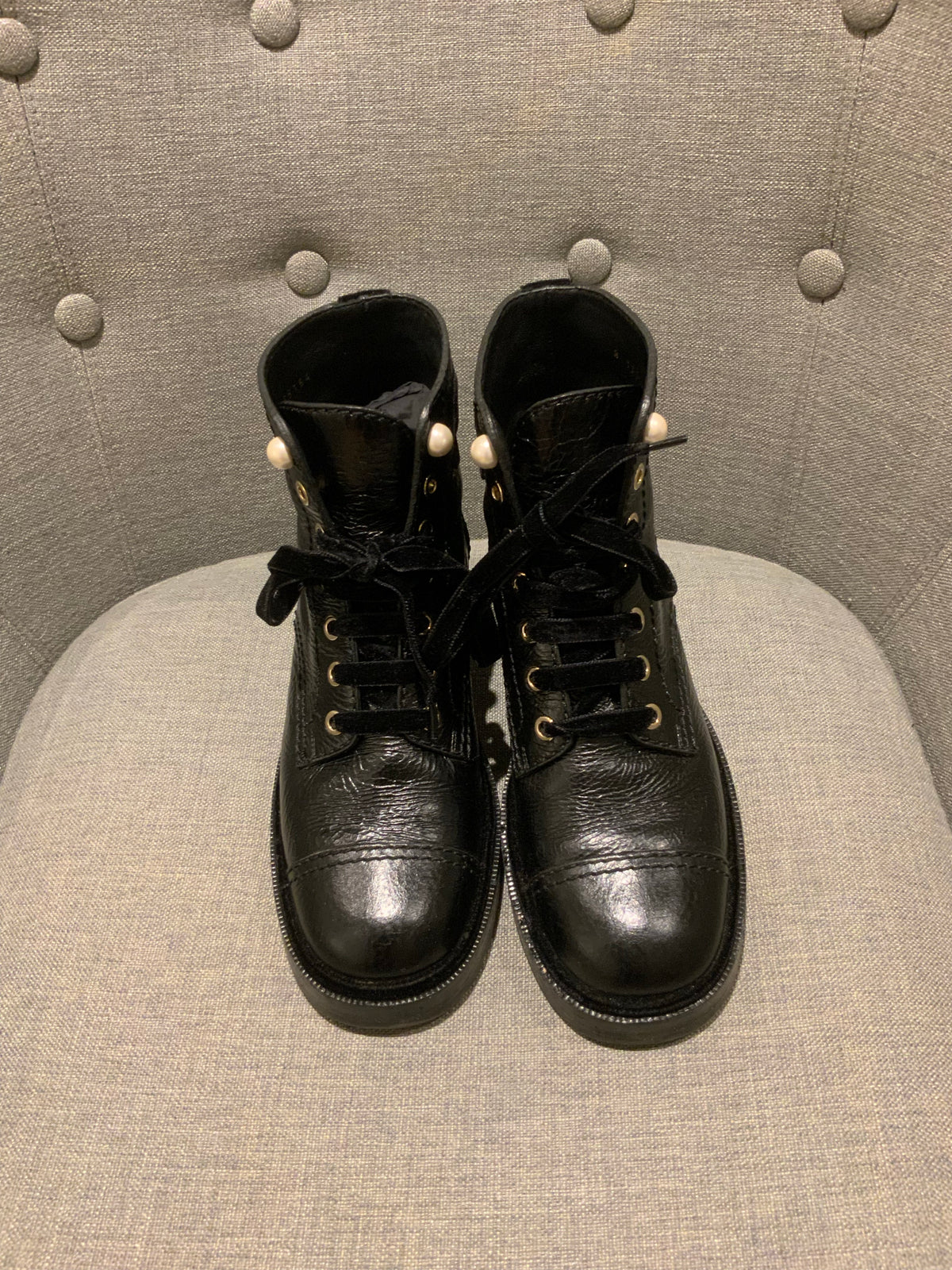 CHANEL Patent Leather Pearls Interlocking CC Logo Combat Boots BOOTIES SIZE 37.5 ladies