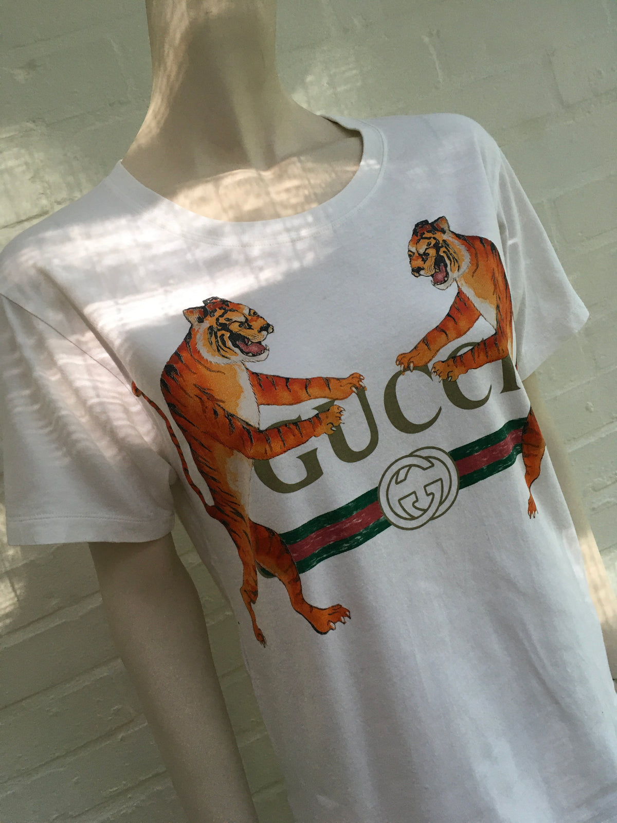 Gucci Tigers Roaring Vintage Look Logo White T-Shirt Size XXS ladies