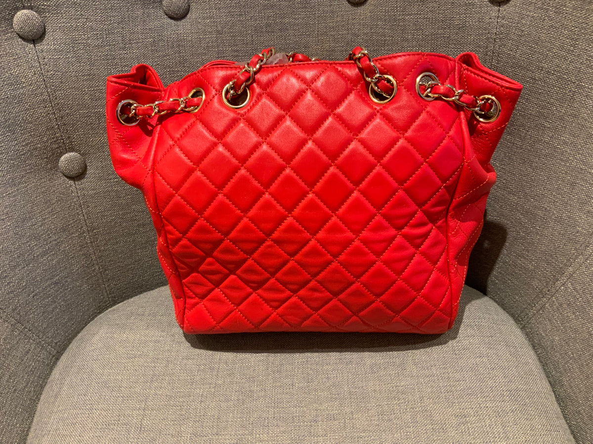 CHANEL Lambskin Quilted Medium Drawstring Classic Bag Handbag ladies