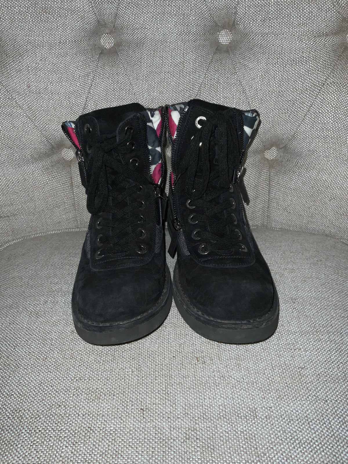 CHANEL Interlocking CC Logo Combat Boots SIZE 37 1/2 UK 4.5 US 7.5 ladies