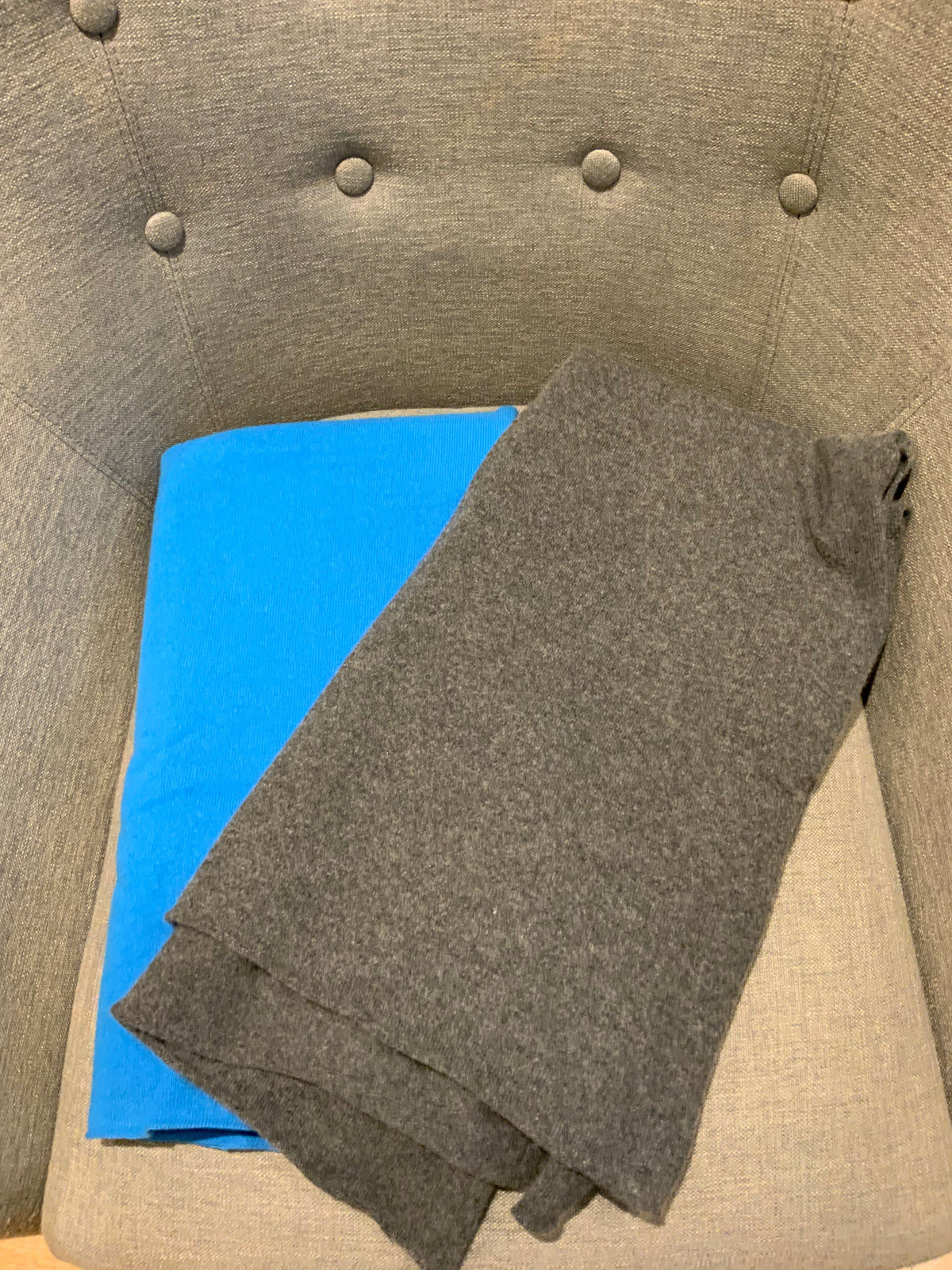 Pringle of Scotland Pure Cashmere Unisex Shall Scarf Blue or Grey ladies