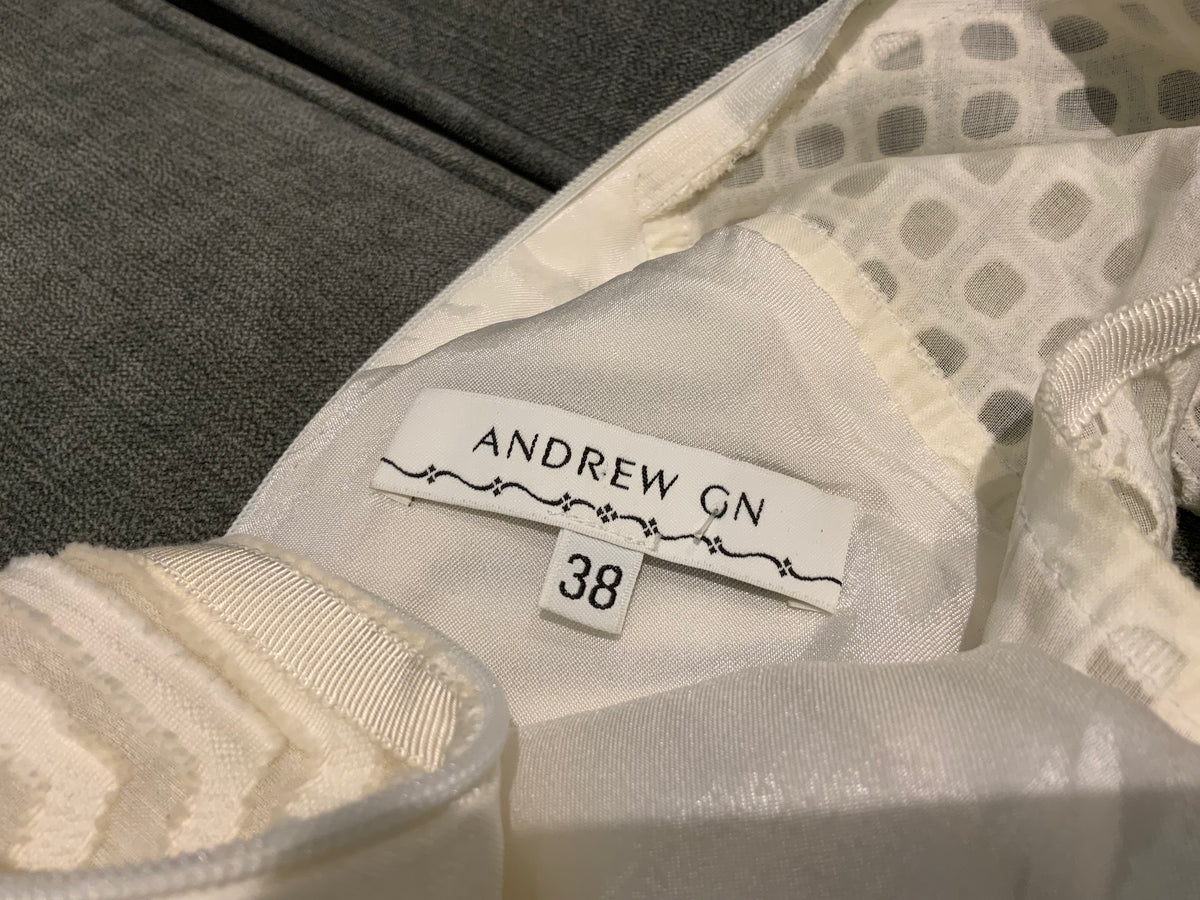 ANDREW GN White Broderie Anglaise dress runaway collection Size F 38 US 6 UK 10 $3980 ladies
