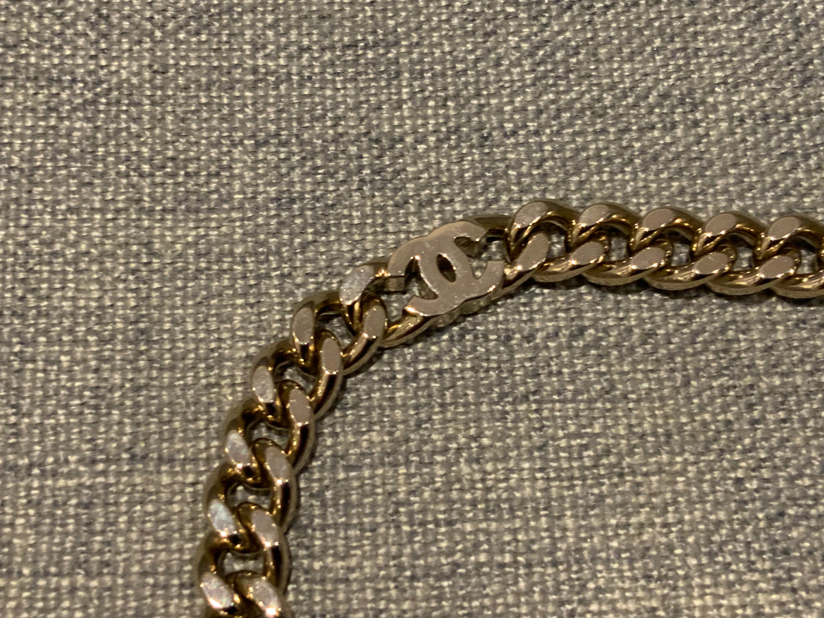 CHANEL 2022 B22 CC Enamel Chain CC Choker Gold Black Necklace ladies