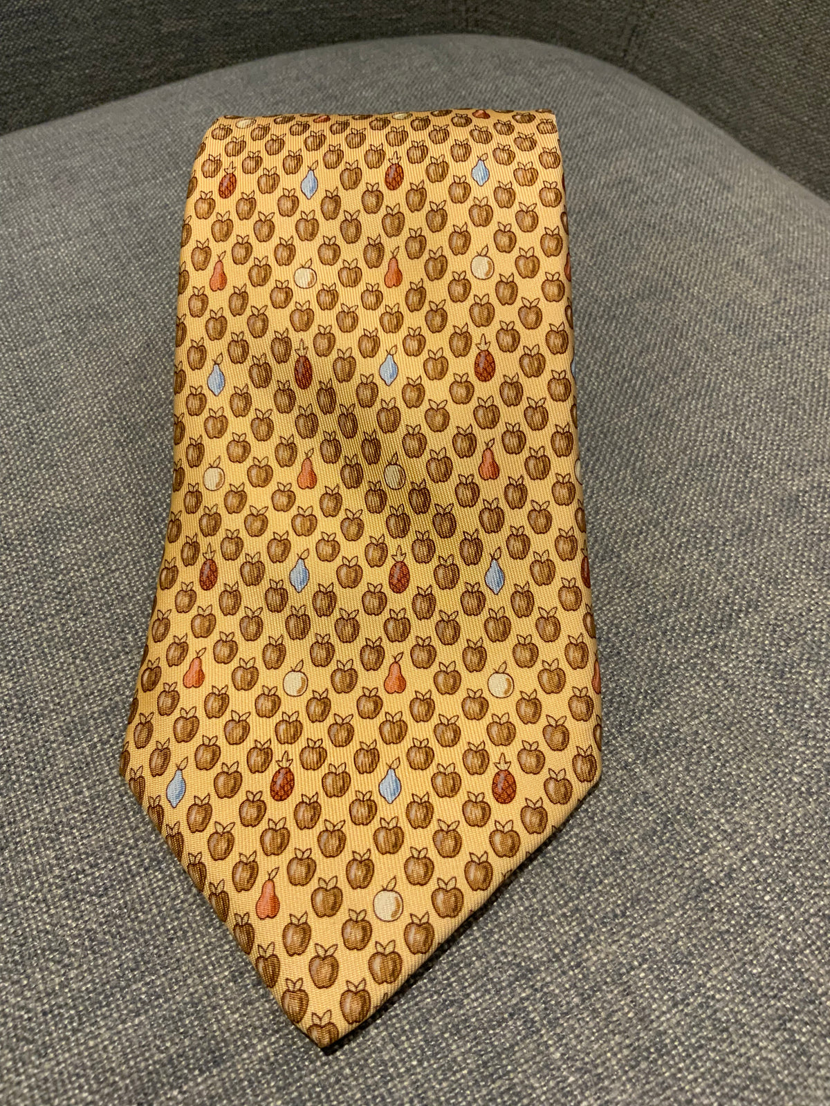 Hermès HERMES Paris Silk Yellow Apples Print Tie 7914 MA 100% AUTHENTIC Men