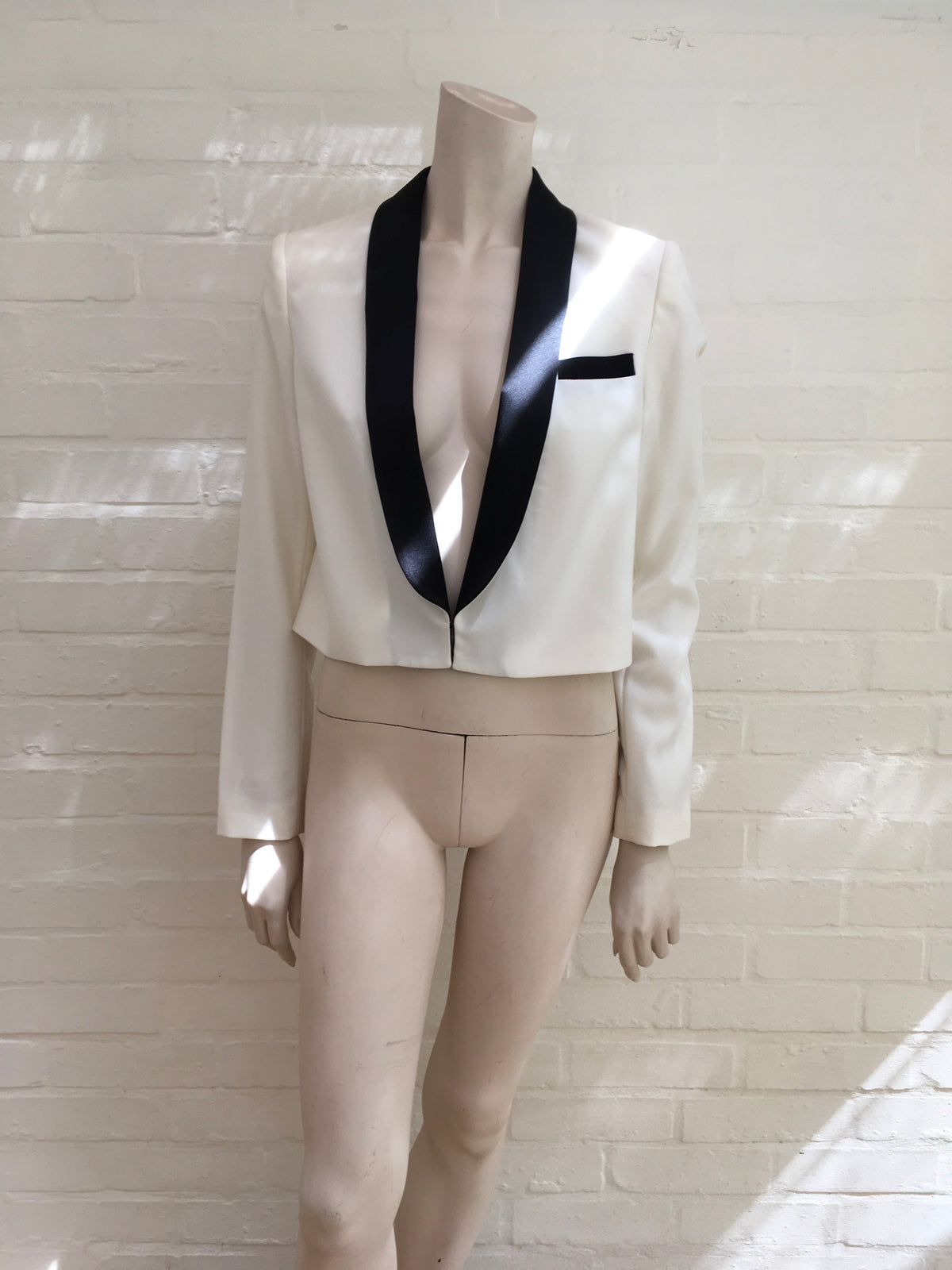 Amazing Rare Racil Ivory Dallas Wool Cropped Tuxedo Jacket Ladies