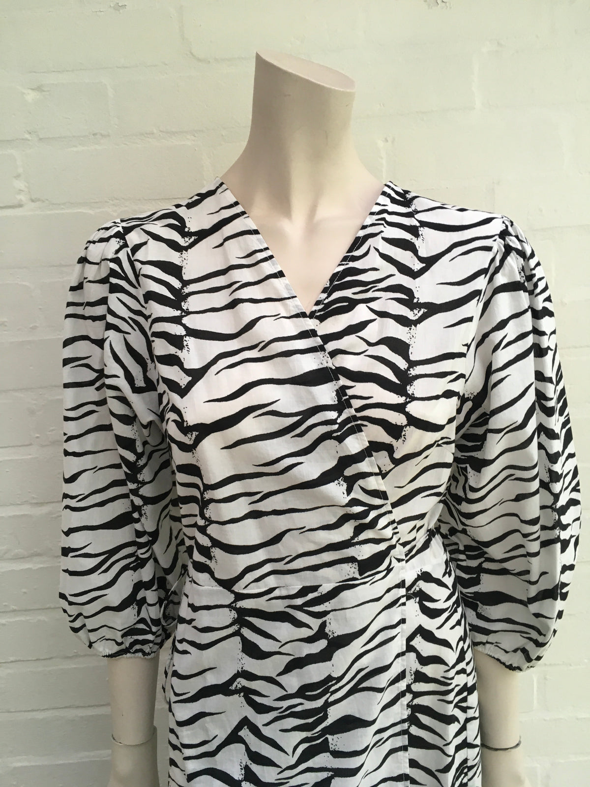RIXO Noleen tiger-print cotton-voile wrap dress Size S Small ladies