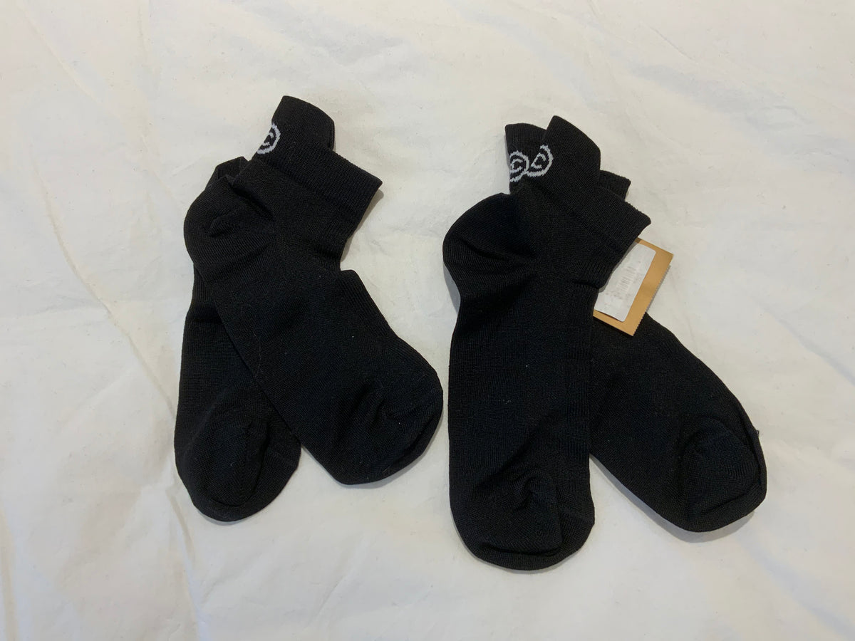 CHANEL Black CC Socks NWT 1 Pair Rare SOLD OUT Workout Sport Tennis M medium ladies