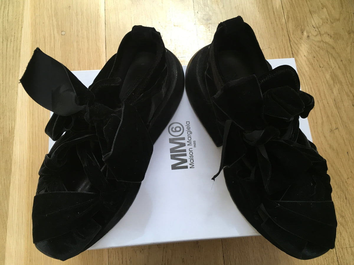 MM6 Maison Margiela Black Low Top Sneakers in Black Velvet Trainers 39 US 9 UK 6 ladies