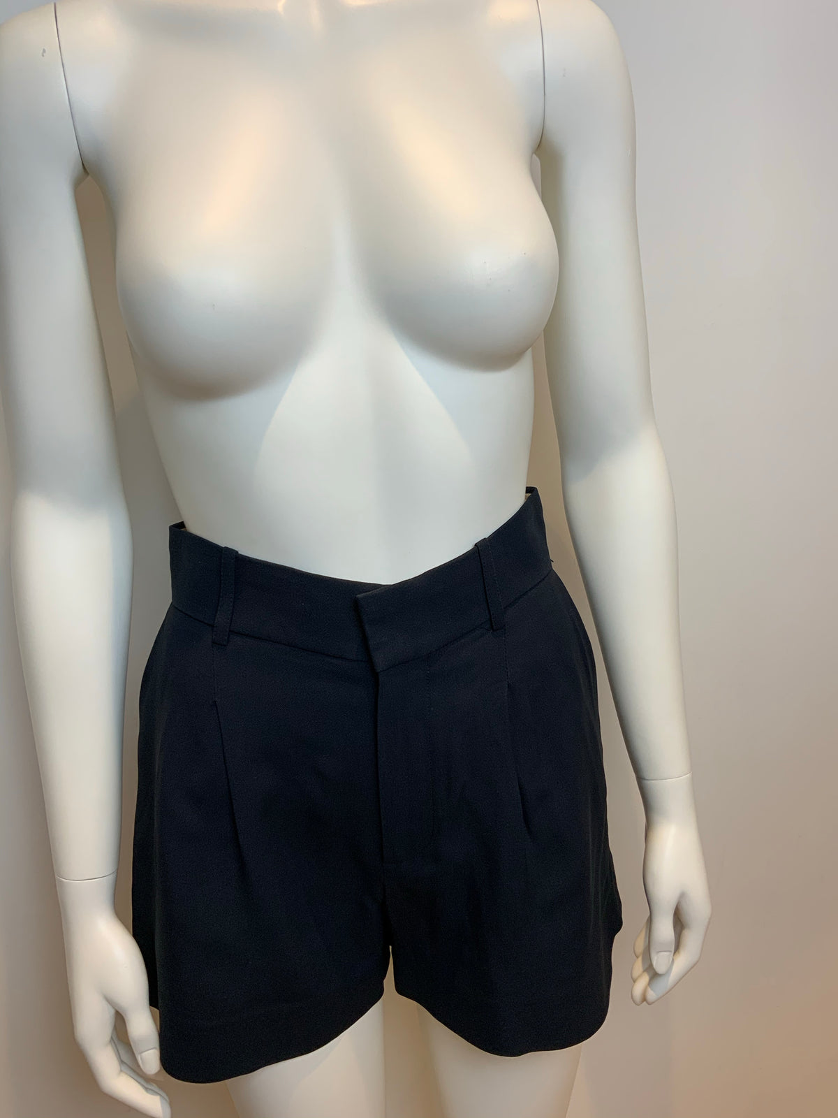 Chloé Chloe Navy Iconic Pleated Shorts Size F 34 US 2 UK 6 XS ladies