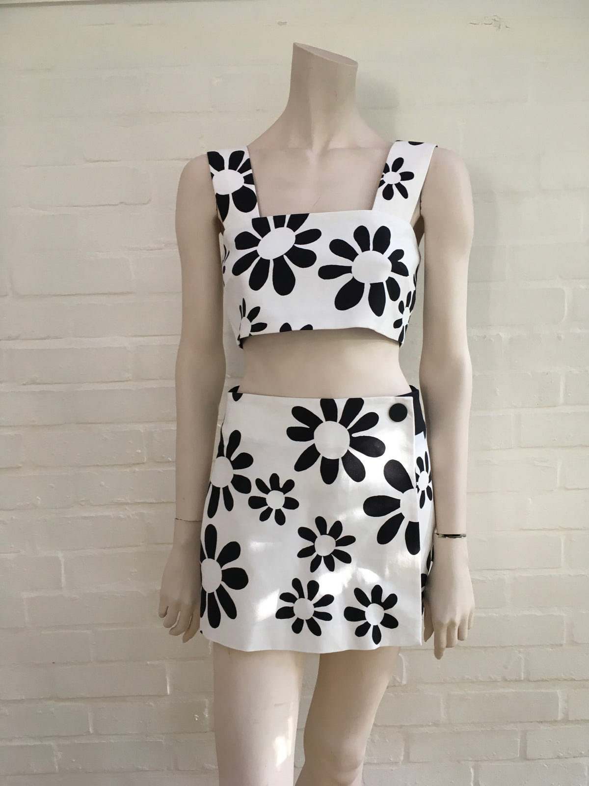 Bimba y Lola Cropped Floral Top & Shorts Set Size 38 S Small Ladies