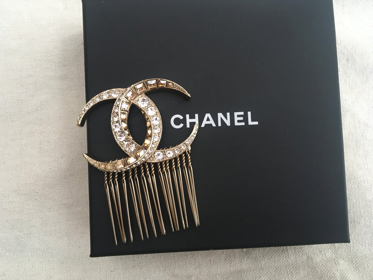 CHANEL SOLD OUT Crystal Paris Dubai CC Hair Comb Pin Gold Limited Edition Ladies
