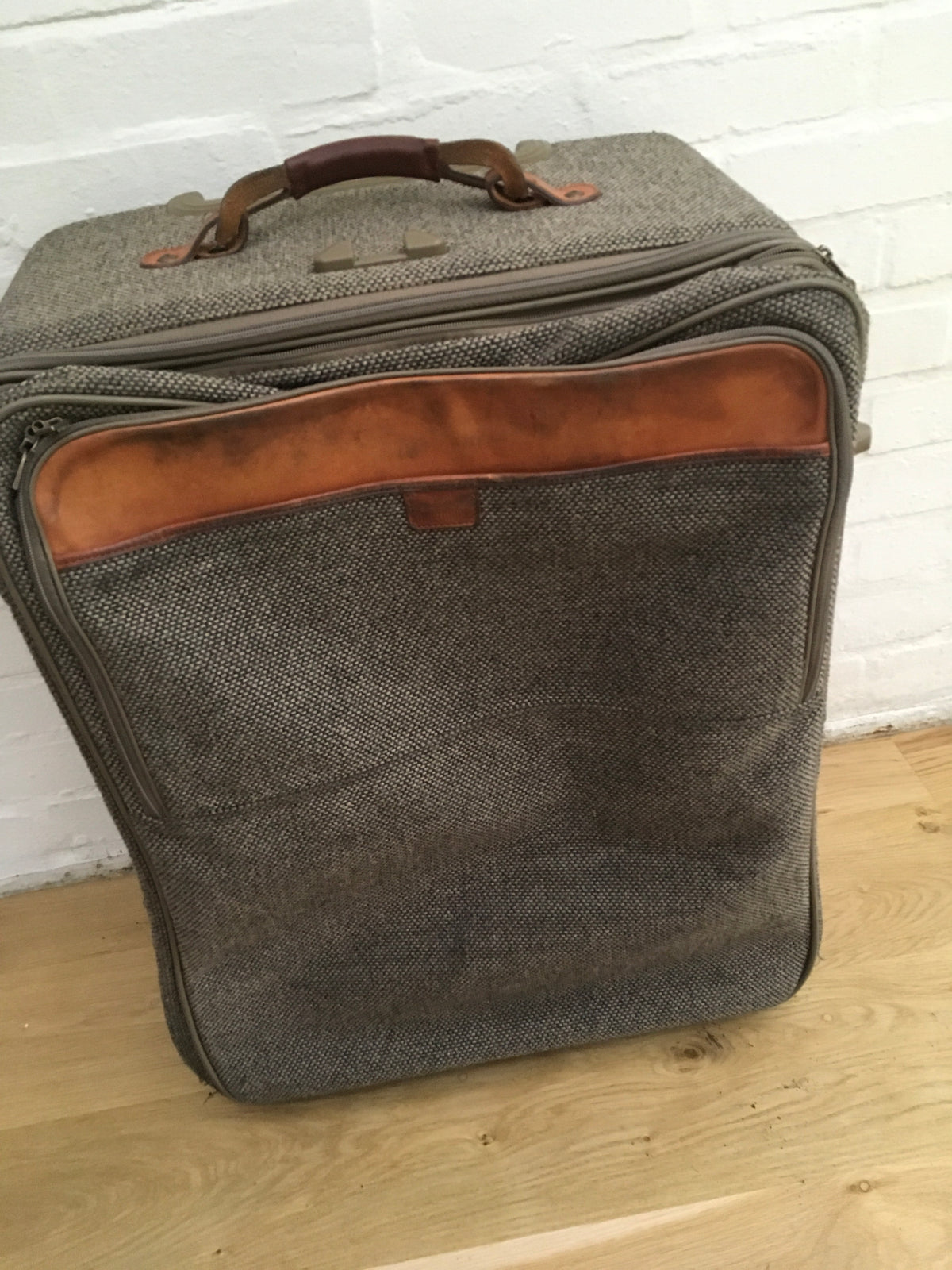 Hartmann Wool Tweed Collection 27" Expandable Suitcase Mobile Traveler Luggage Men