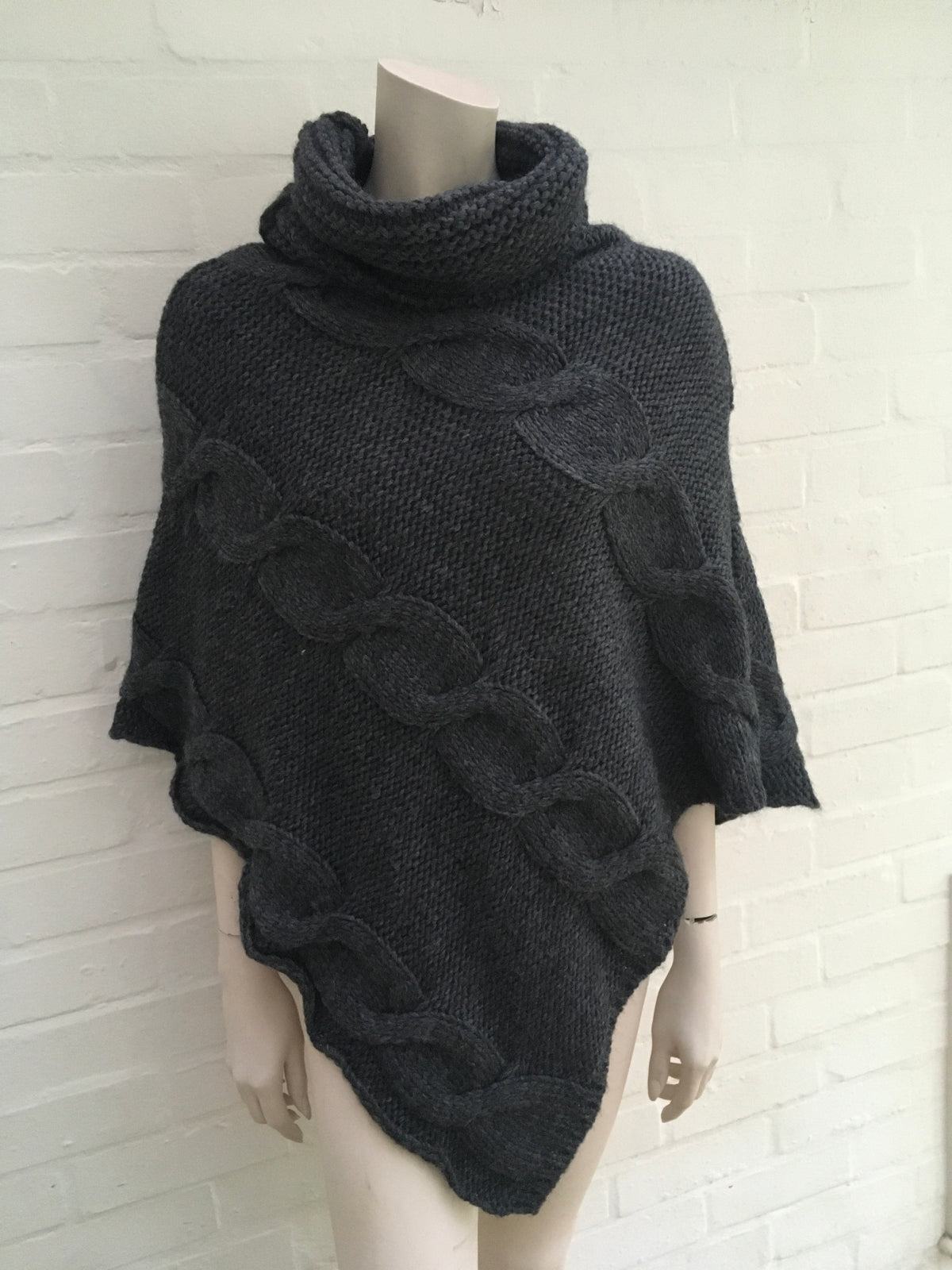 PIPOLAKI INDRA Grey Cable Knit Poncho Top One Size Fits All Ladies