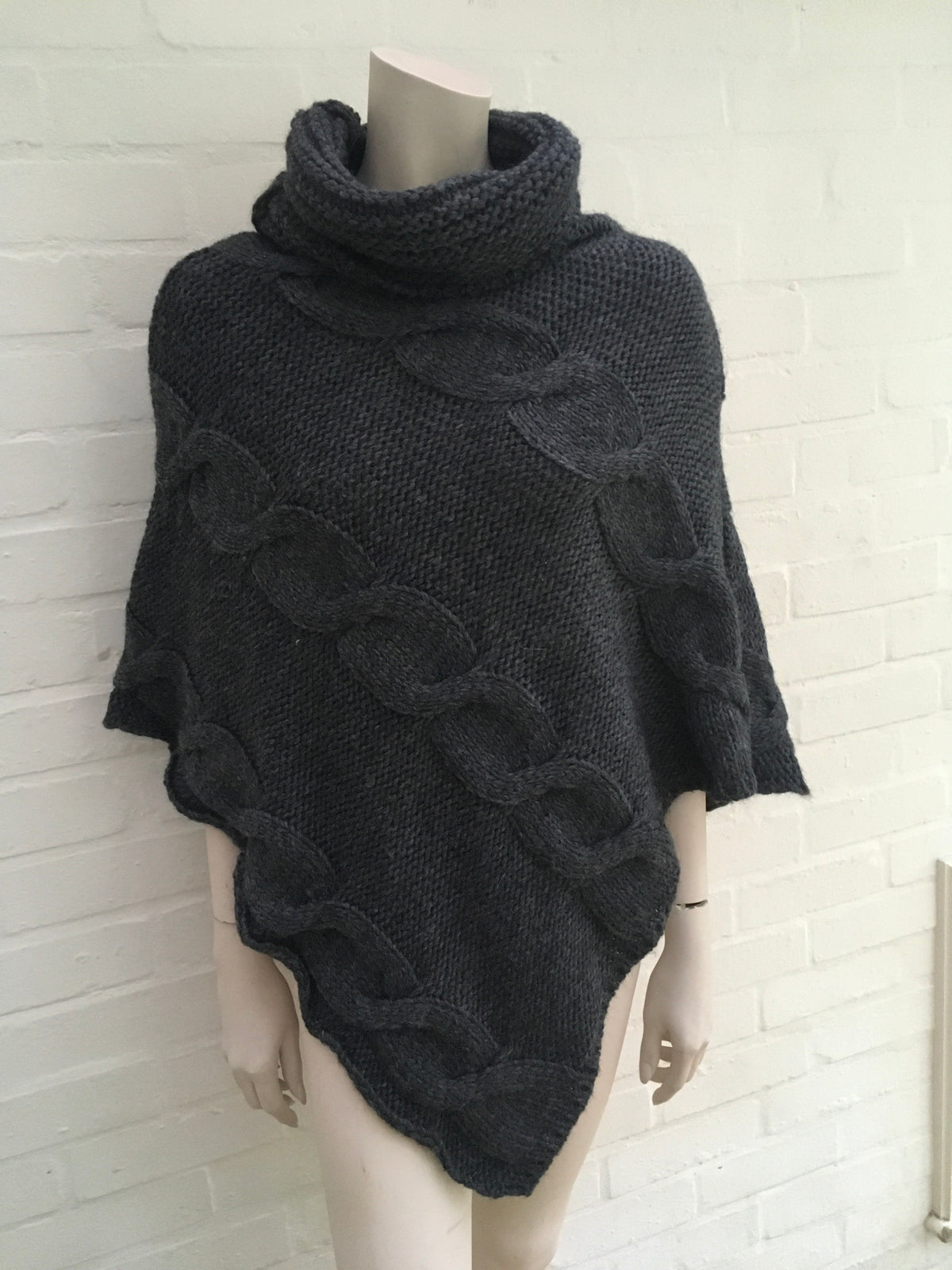 PIPOLAKI INDRA Grey Cable Knit Poncho Top One Size Fits All Ladies