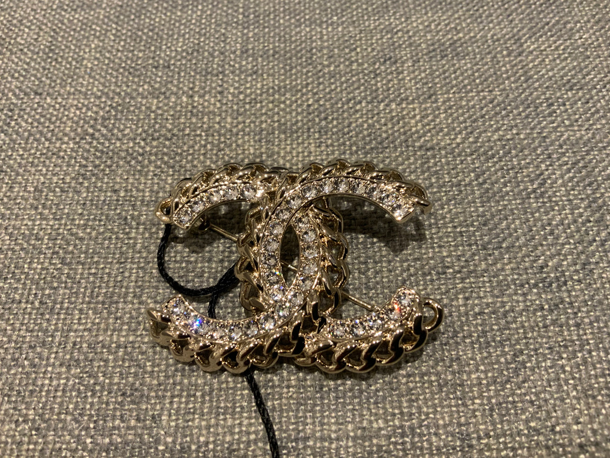 CHANEL 2021 Crystal Chain CC Brooch Gold ladies