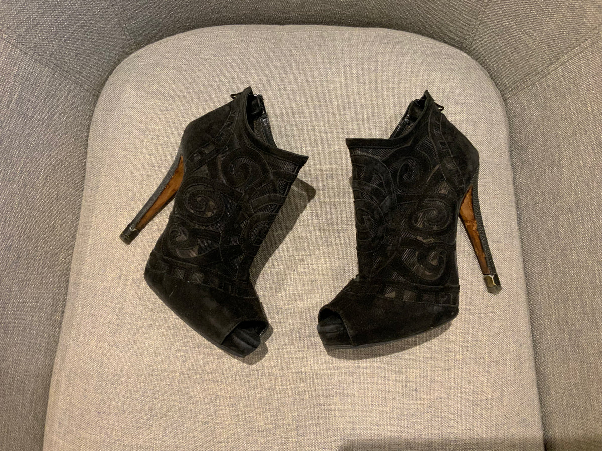$1275 CHRISSIE MORRIS Suede Mesh Accents Booties Heels Size 36 UK 3 US 6 ladies