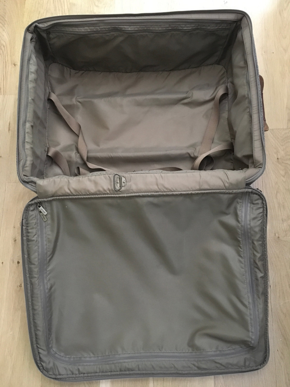 Hartmann Wool Tweed Collection 27" Expandable Suitcase Mobile Traveler Luggage Men
