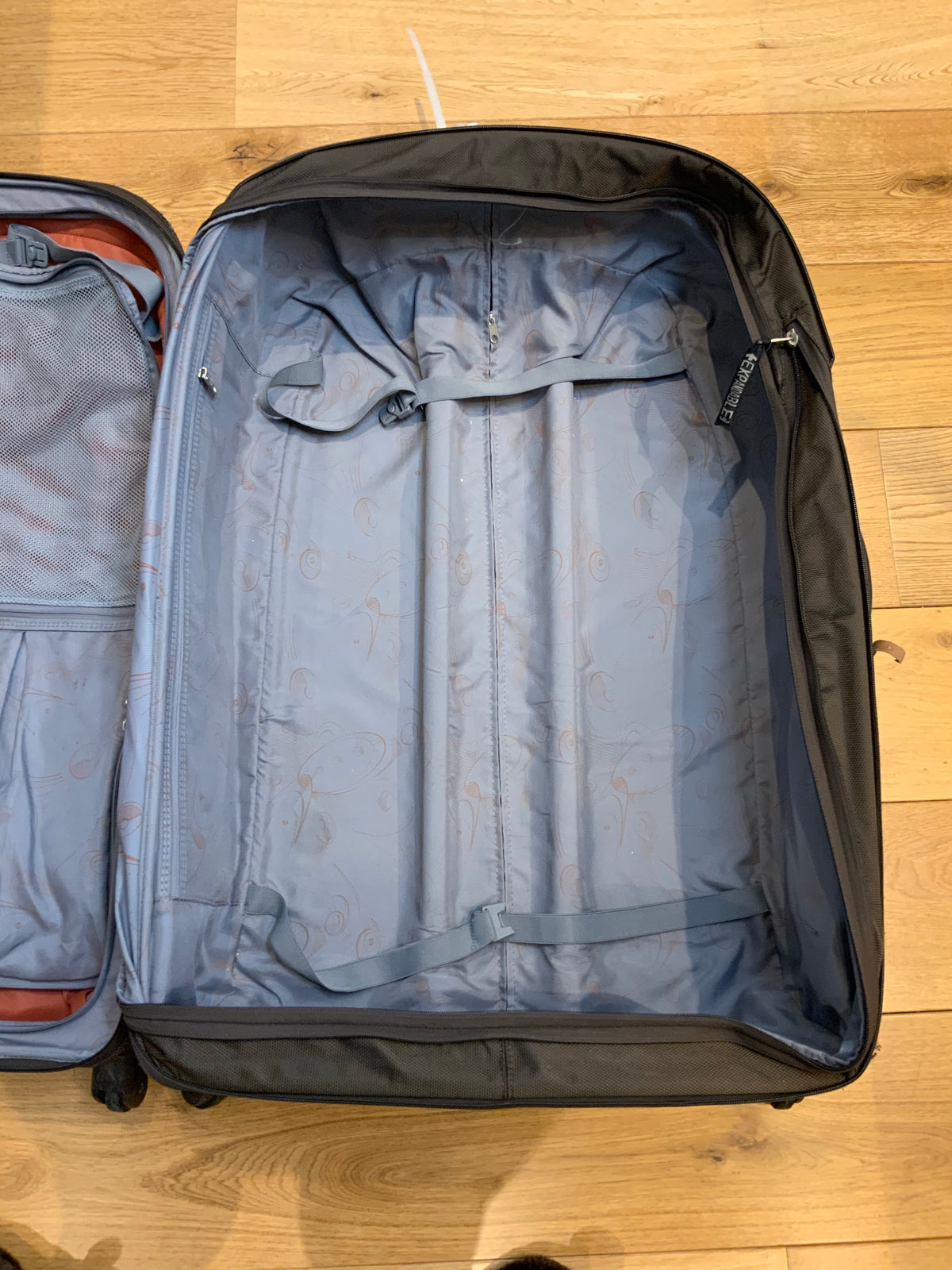 Samsonite Large Suitcase Mobile Traveler Luggage ladies