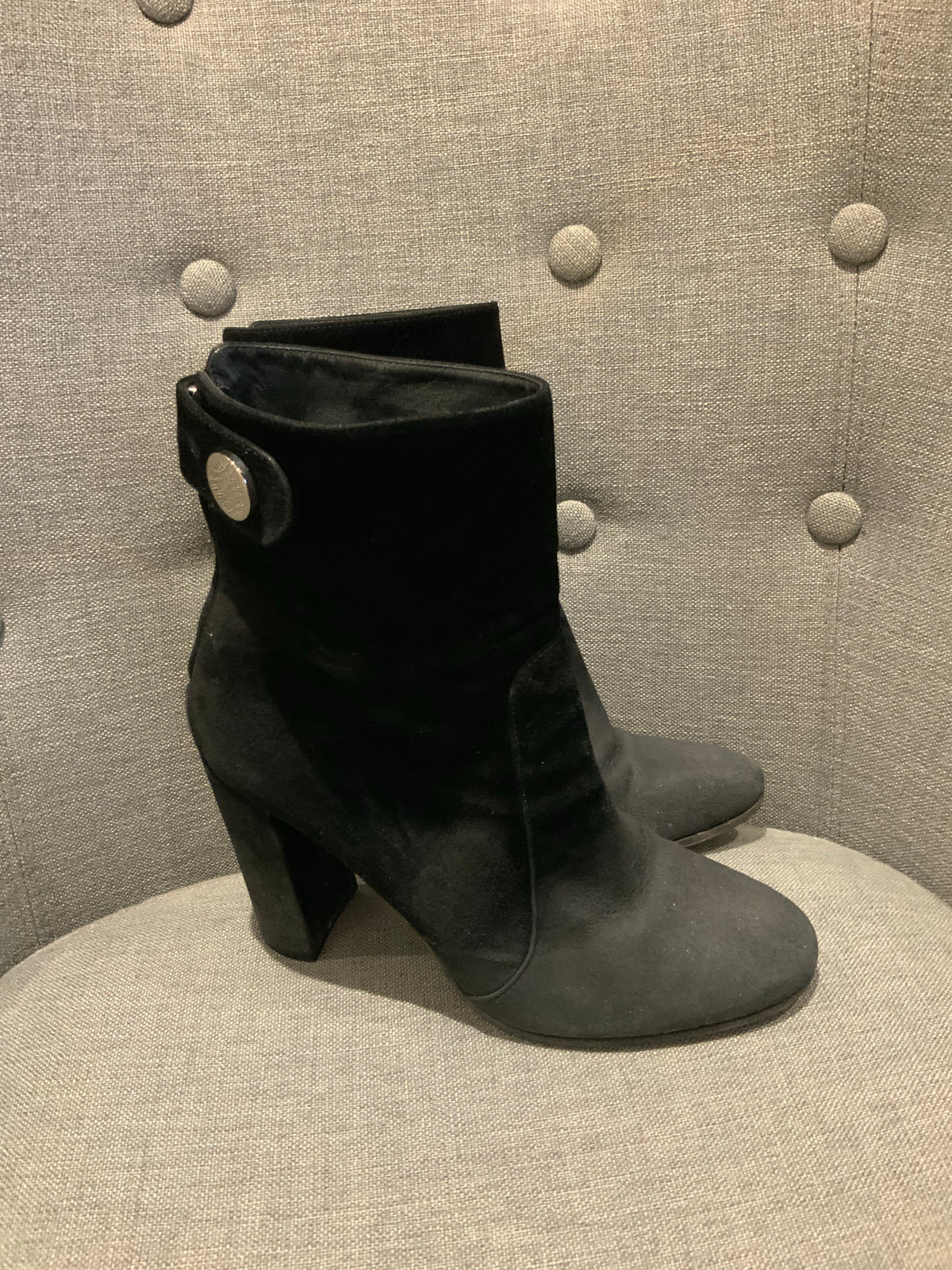 Gianvito Rossi suede leather ankle boots booties heels Size 38 US 8 UK 5 ladies