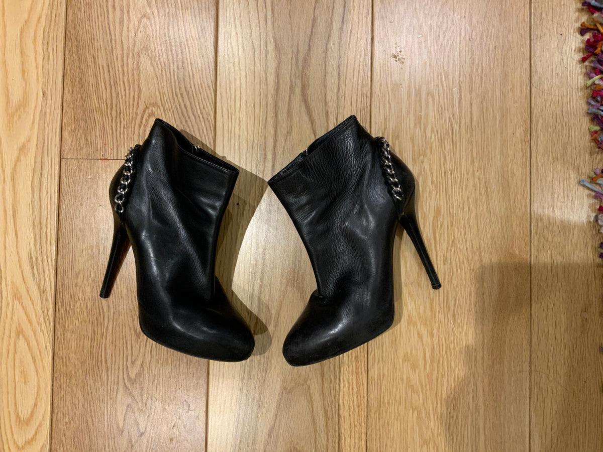 Ralph Lauren Collection Black Chain Leather Platform Ankle Boots/Booties 8 1/2 ladies