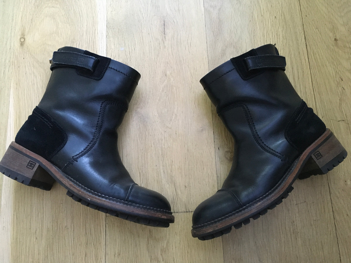 CHANEL Leather CC Black Boots Ankle Boots Leather Booties Size 39 Ladies