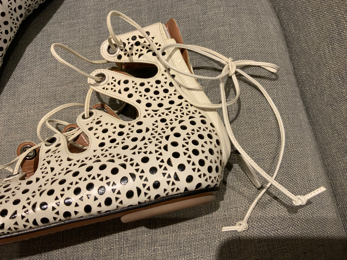 Azzedine Alaia FLAT LASER-CUT WHITE LEATHER SANDALS Size 39 US 9 UK 6 ladies