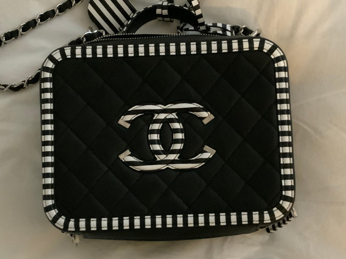 CHANEL 2019 Caviar Quilted Striped Medium CC Filigree Vanity Case Black White ladies