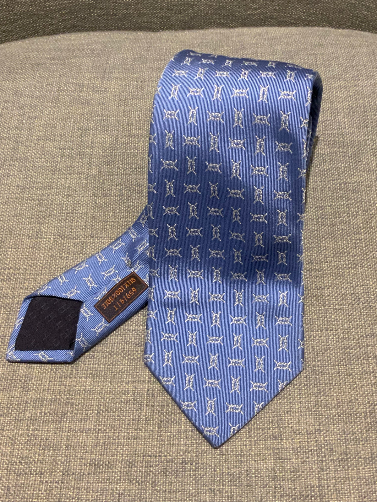 Hermès HERMES Paris Silk Blue Print Tie 100% AUTHENTIC Men