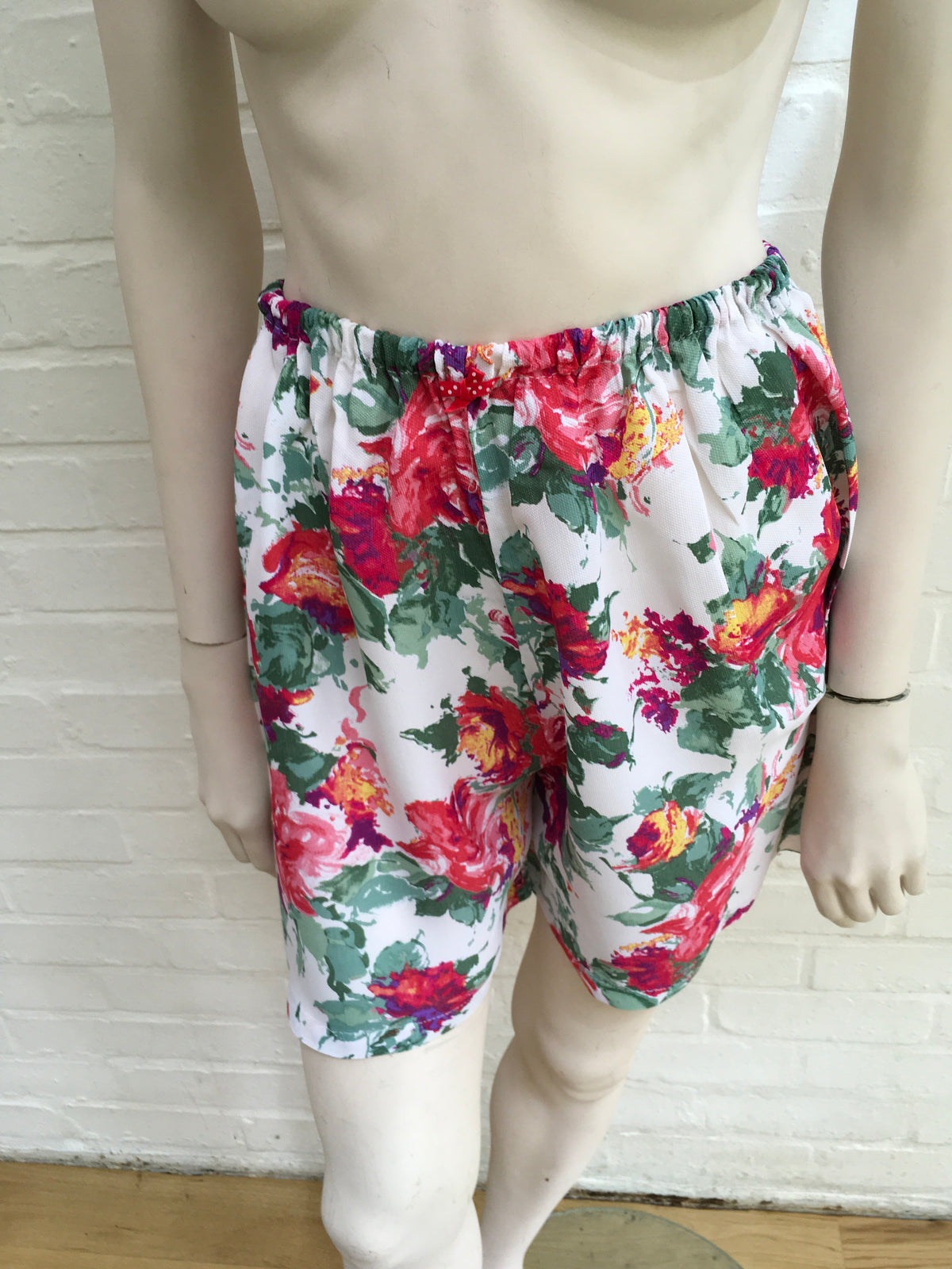 FLORAL BERMUDA SHORTS Capri Pants Trousers Size SMALL MEDIUM LARGE Ladies